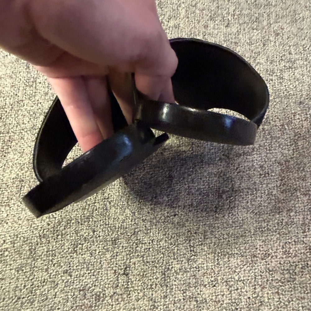 Kaanas Black Suede Thong Sandal - Picture 4 of 6